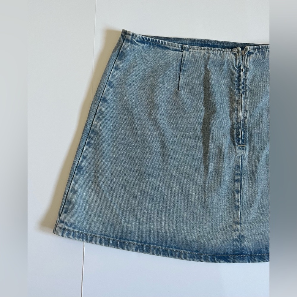 NWOT ASOS Designs Women’s Light Wash Mini Skirt SZ 16 🩵 - Picture 7 of 11